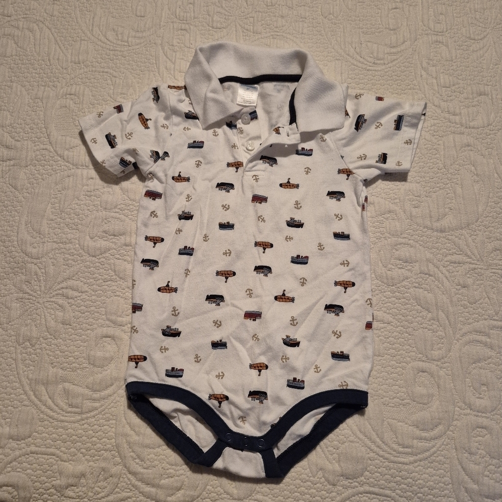 Gymboree boys size 2T white body suit with collar and boat submarine design